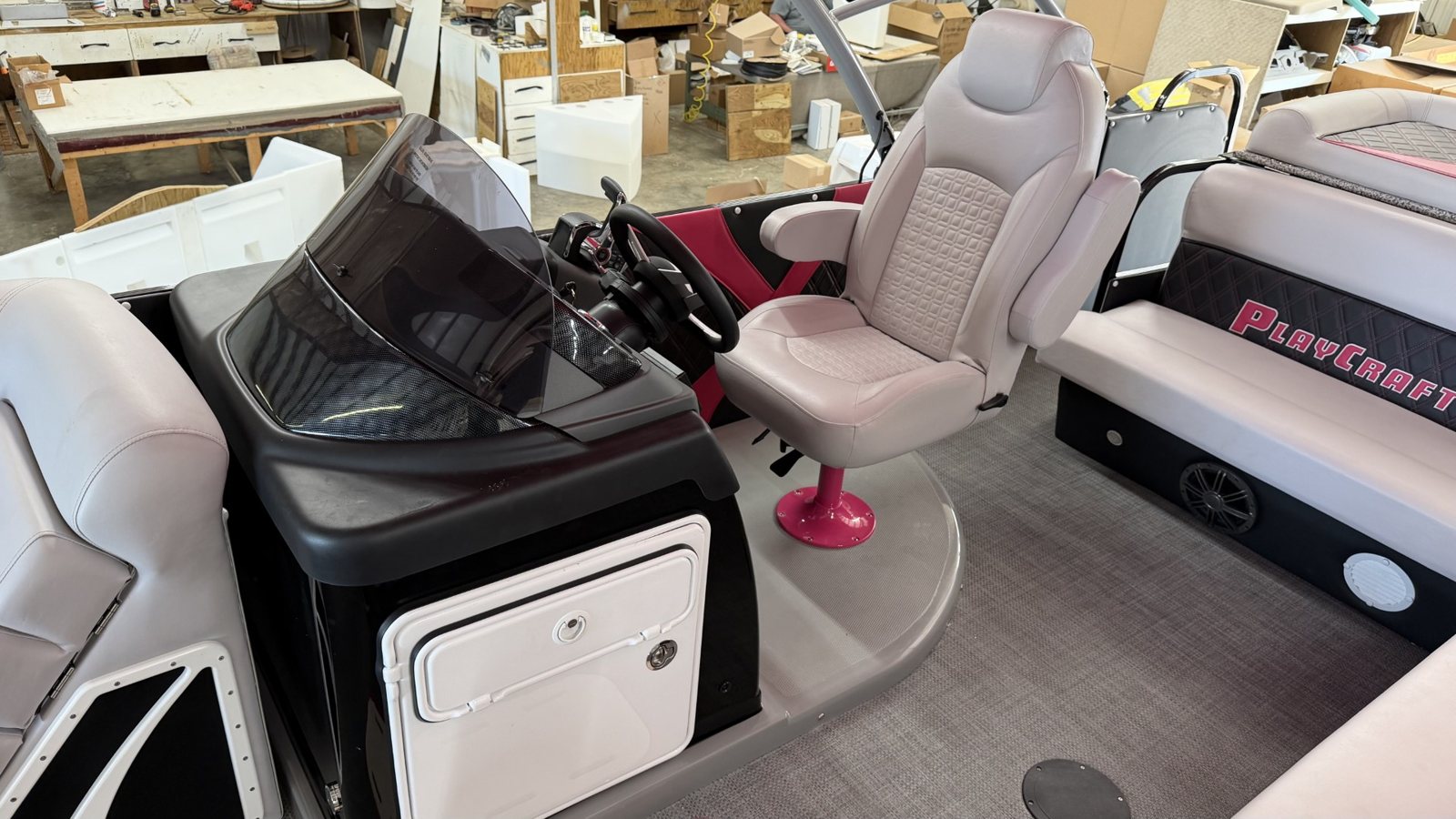 2027 PlayCraft 2700 Xtreme – Pink & Black – pink interior 06