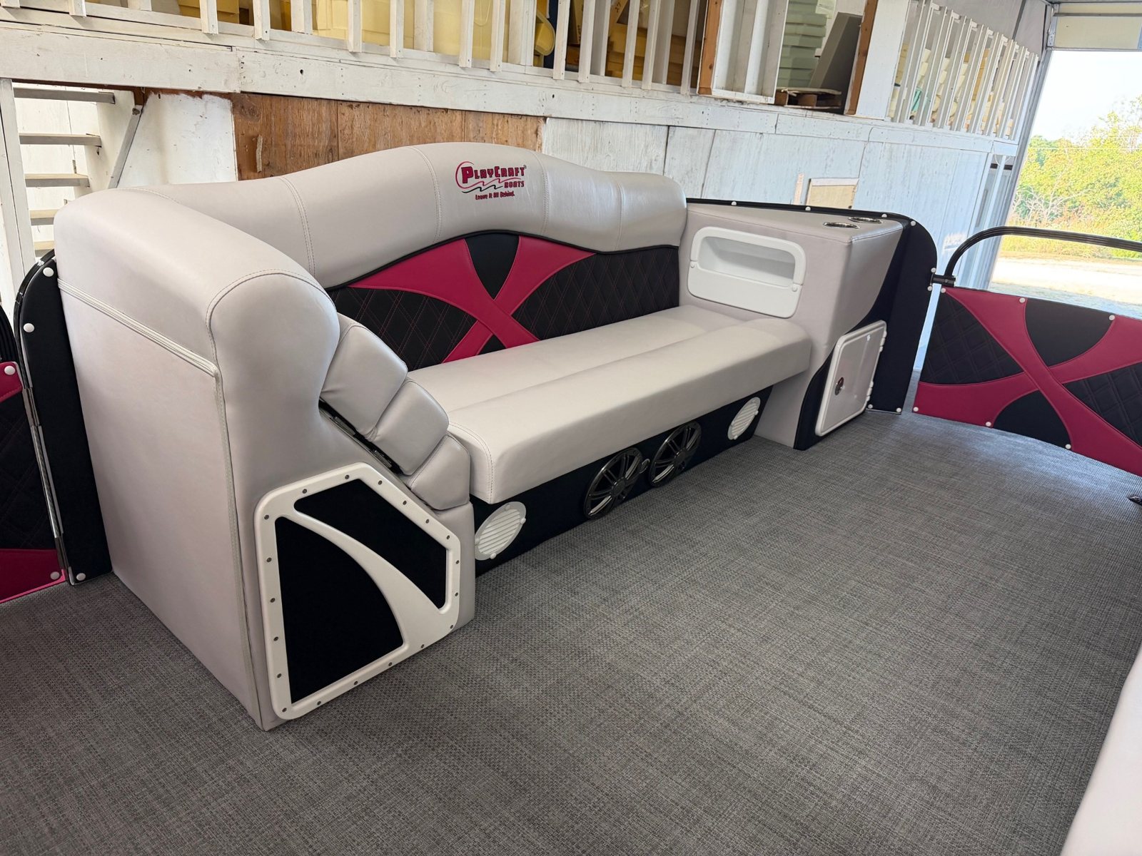 2027 PlayCraft 2700 Xtreme – Pink & Black – pink interior 09