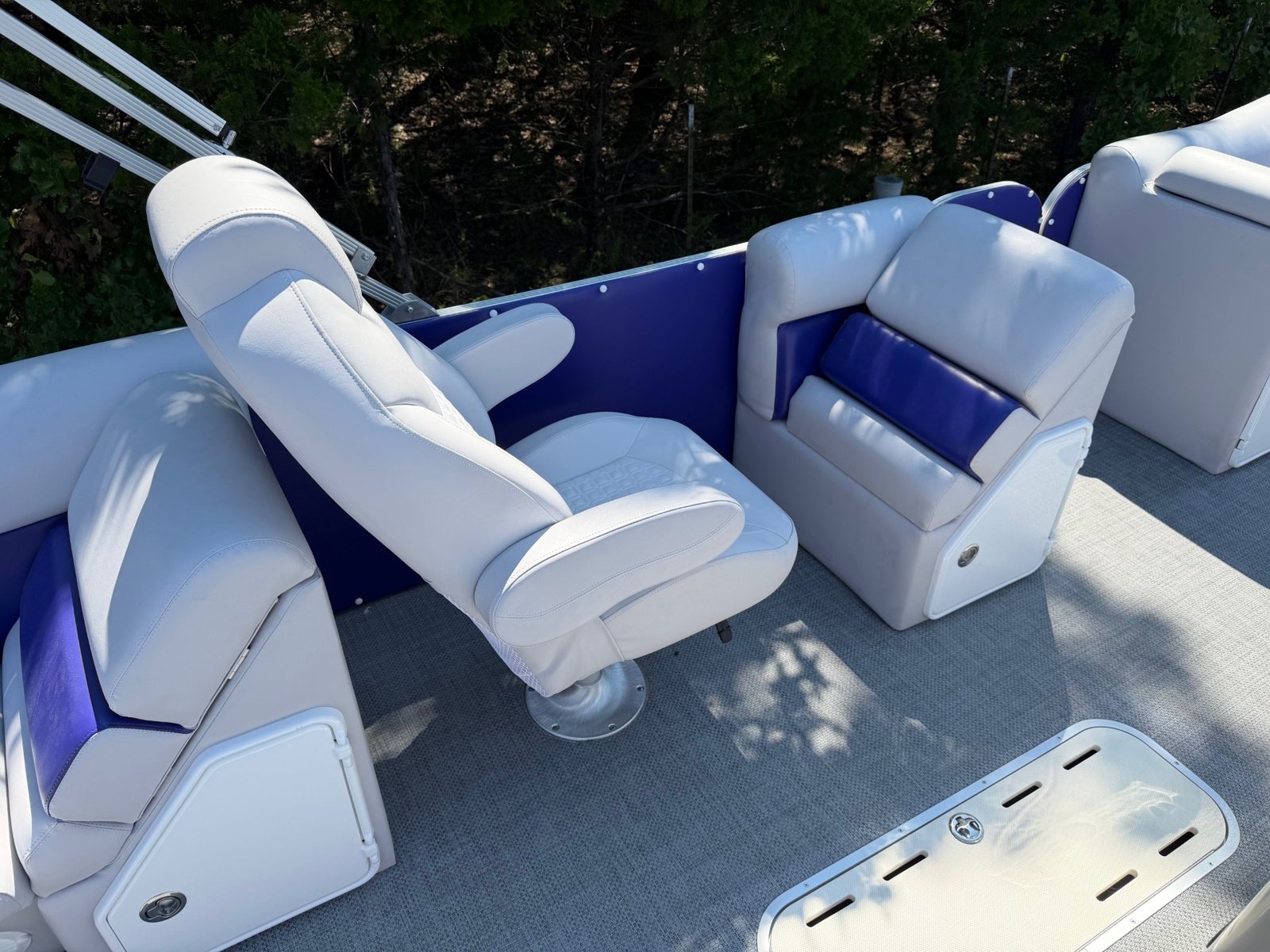 2027 PlayCraft 2500 Infinity – Purple & Charcoal – purple interior 14