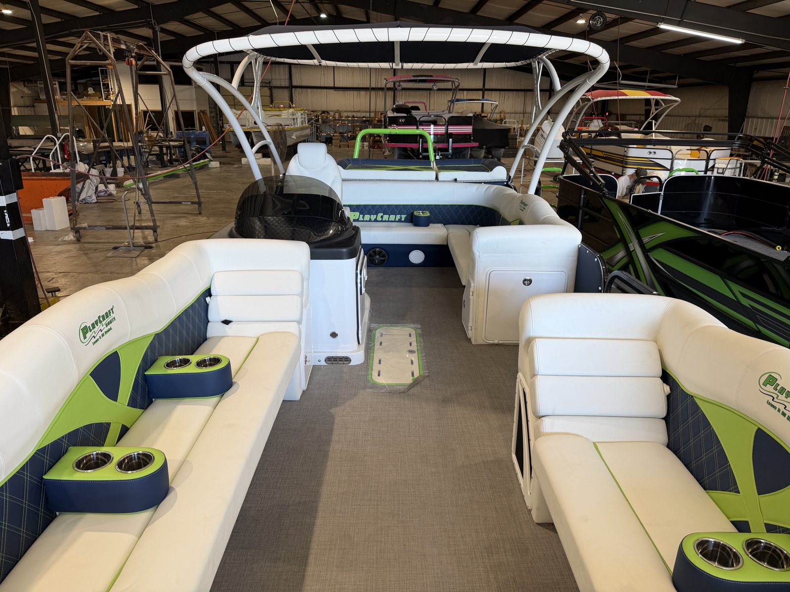 2027 PlayCraft 2700 Xtreme – Navy & Lime – seahawks interior 06